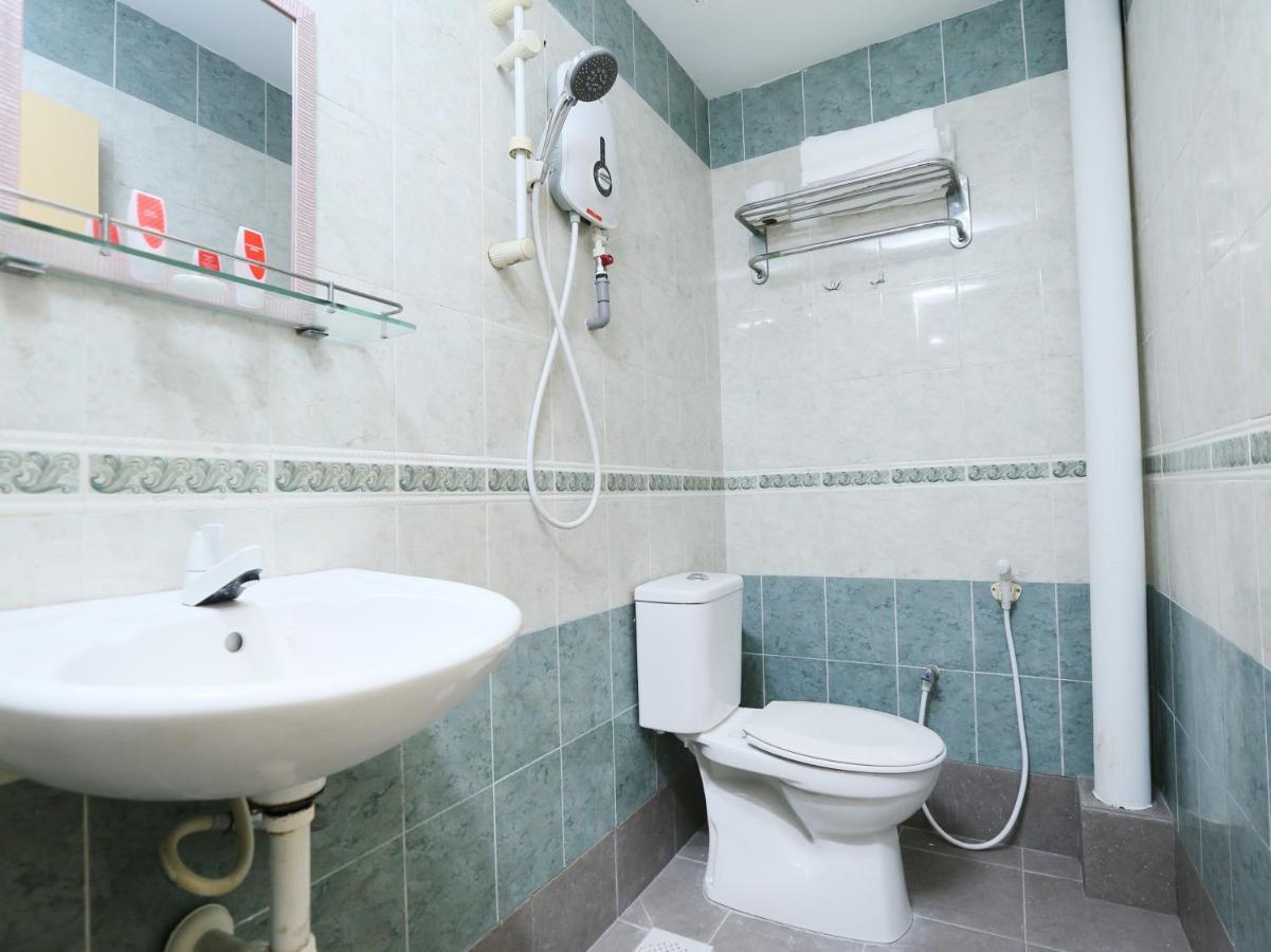 Oyo 89672 Eg Hotel Jj Johor Bahru Eksteriør billede